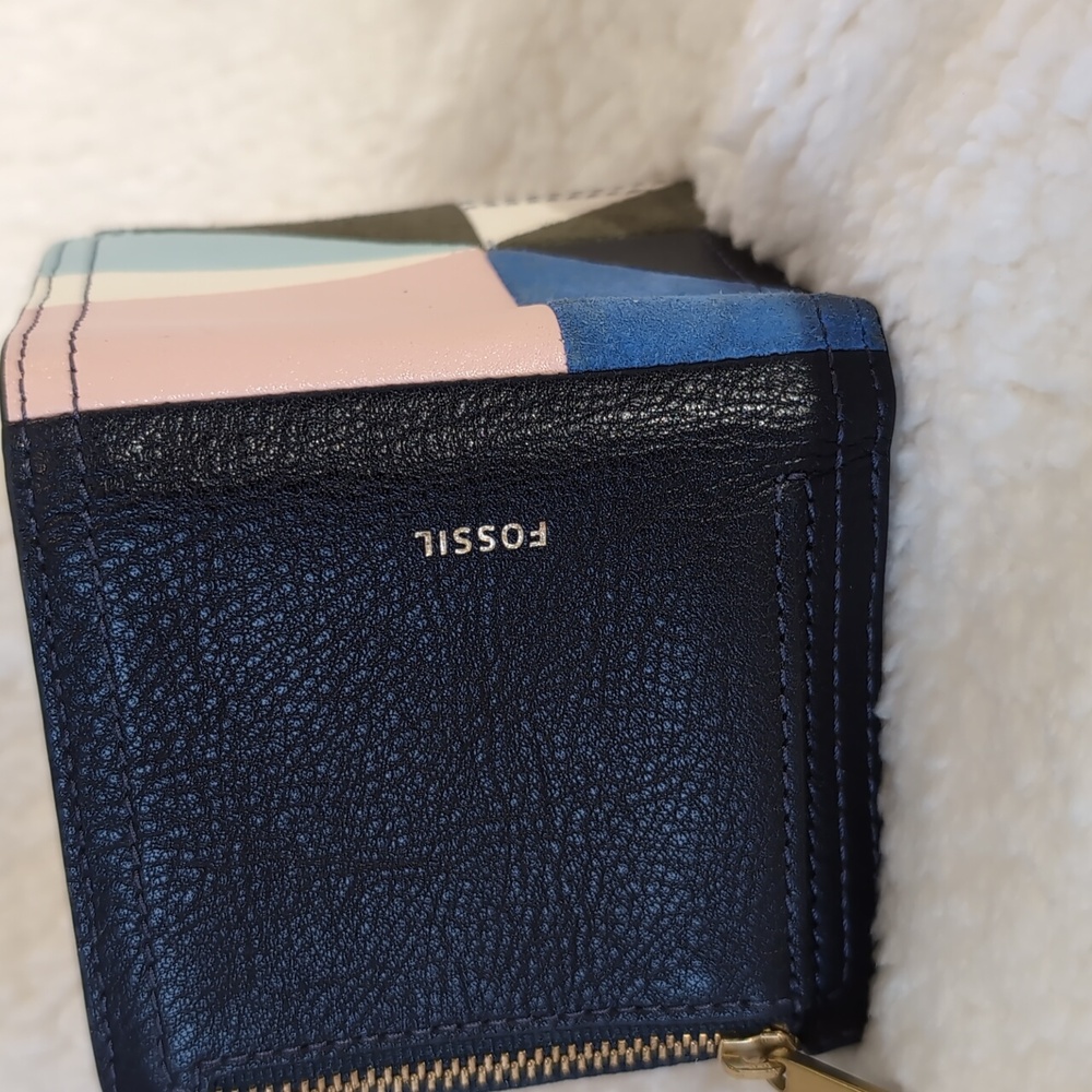Fossil Multicolor Geometric Wallet - Picture 10 of 15